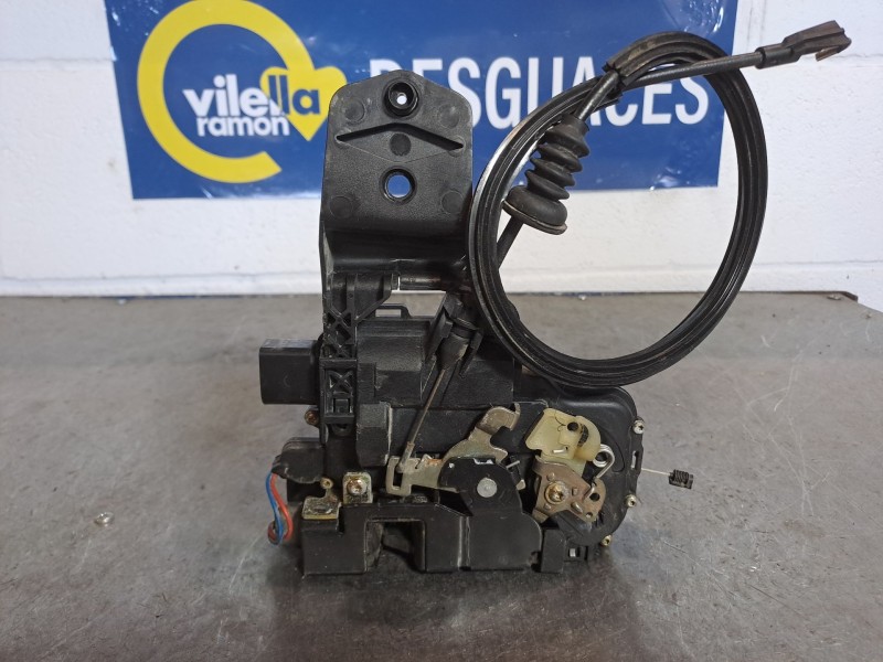 Recambio de cerradura puerta delantera derecha para volkswagen golf iv berlina (1j1) básico | 05.99 - ... referencia OEM IAM    Recambio de cerradura puerta delantera derecha para volkswagen golf iv berlina (1j1) básico | 05.99 - ... referencia OEM IAM