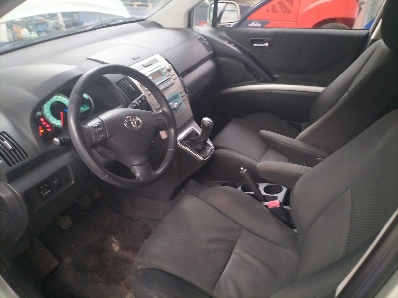 toyota corolla verso (r1) del año 2005