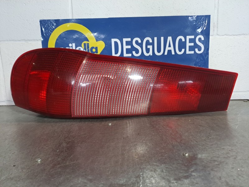 Recambio de piloto trasero izquierdo para fiat punto berlina (176) 1.2 cat referencia OEM IAM   