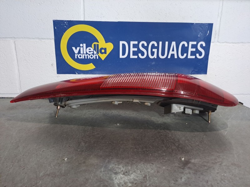 Recambio de piloto trasero izquierdo para fiat punto berlina (176) 1.2 cat referencia OEM IAM   