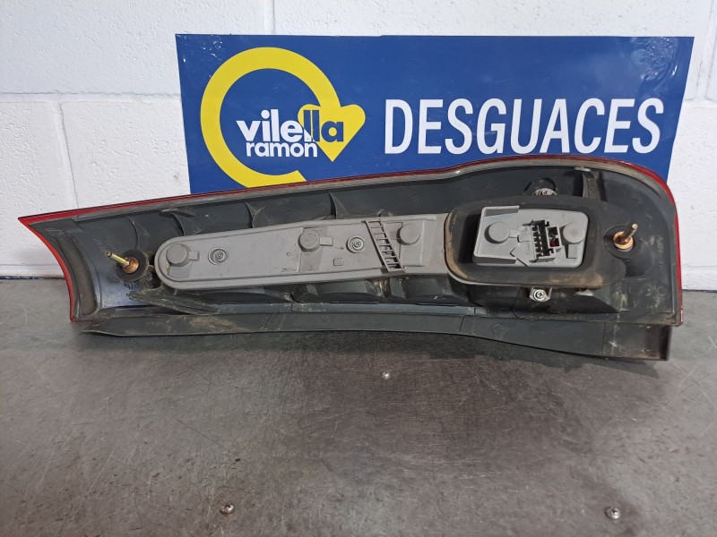 Recambio de piloto trasero izquierdo para fiat punto berlina (176) 1.2 cat referencia OEM IAM   