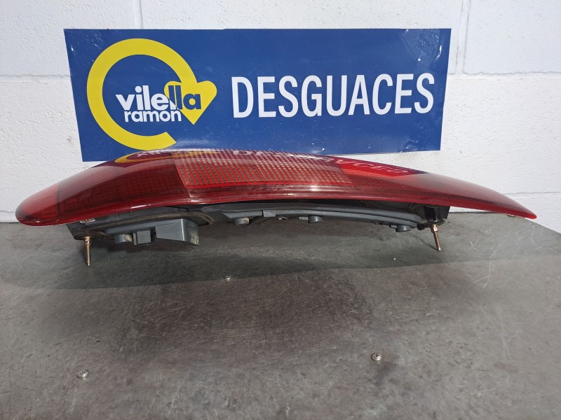 Recambio de piloto trasero derecho para fiat punto berlina (176) 1.2 cat referencia OEM IAM   