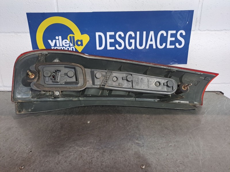 Recambio de piloto trasero derecho para fiat punto berlina (176) 1.2 cat referencia OEM IAM   