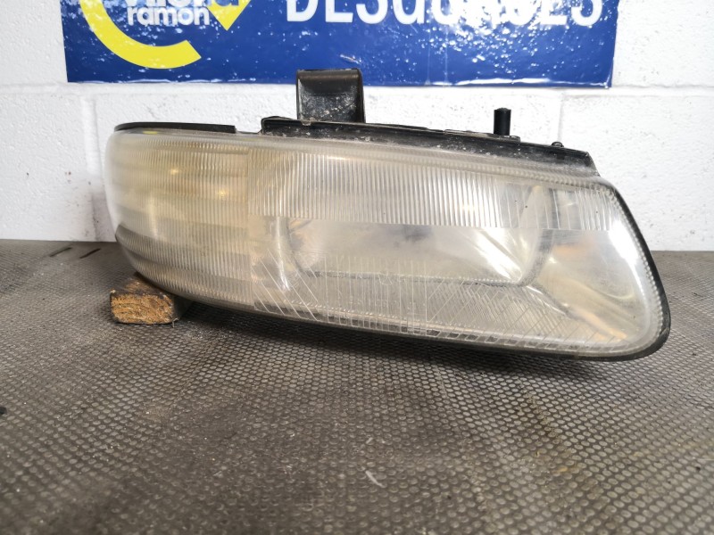 Recambio de faro derecho para chrysler voyager (gs) 2.4 i referencia OEM IAM   