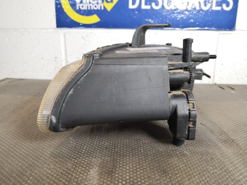 Recambio de faro derecho para chrysler voyager (gs) 2.4 i referencia OEM IAM   