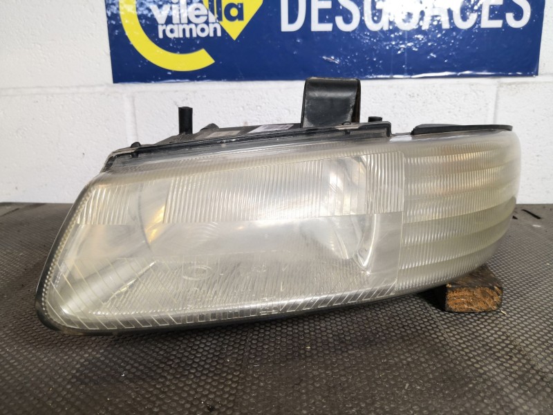 Recambio de faro izquierdo para chrysler voyager (gs) 2.4 i referencia OEM IAM 04576313ACC  