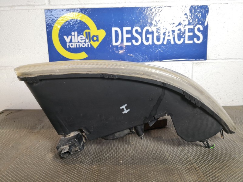 Recambio de faro izquierdo para chrysler voyager (gs) 2.4 i referencia OEM IAM 04576313ACC  