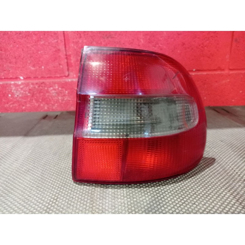 Recambio de piloto trasero derecho para volvo v40 familiar 1.9 diesel | 0.95 - 0.05 1.9 diesel | 0.95 - 0.05 referencia OEM IAM 