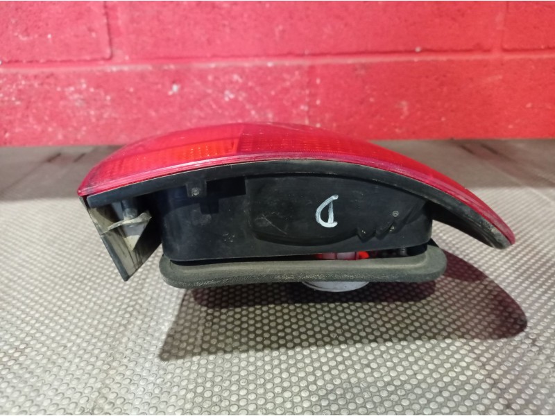 Recambio de piloto trasero derecho para volvo v40 familiar 1.9 diesel | 0.95 - 0.05 1.9 diesel | 0.95 - 0.05 referencia OEM IAM 