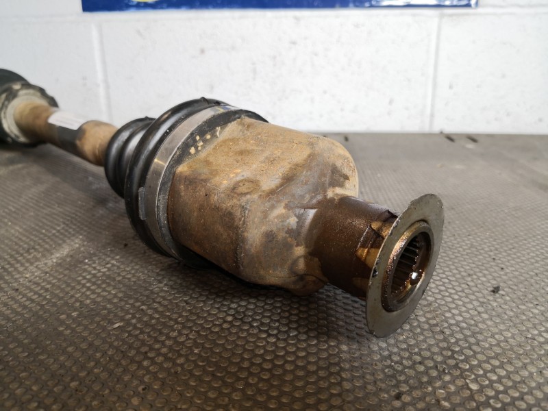 Recambio de transmision delantera derecha para reanult megane referencia OEM IAM    Recambio de transmision delantera derecha para reanult megane referencia OEM IAM