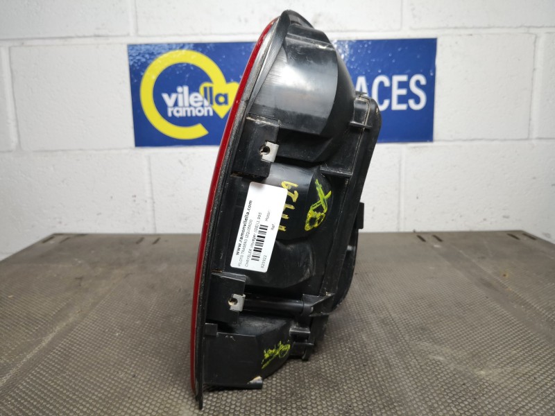 Recambio de piloto trasero izquierdo para chrysler voyager (gs) 2.4 i referencia OEM IAM 30119110  