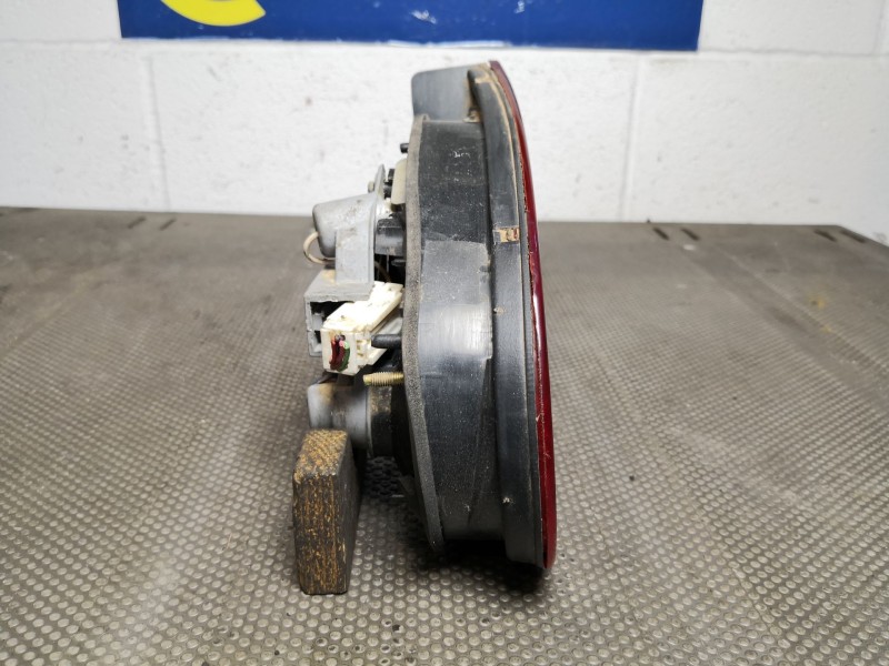 Recambio de piloto porton derecho para daewoo lanos referencia OEM IAM   