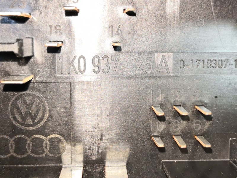 Recambio de caja reles fusibles para volkswagen golf v berlina (1k1) 1.9 tdi | 0.03 - ... 1.9 tdi | 0.03 - ... referencia OEM IA