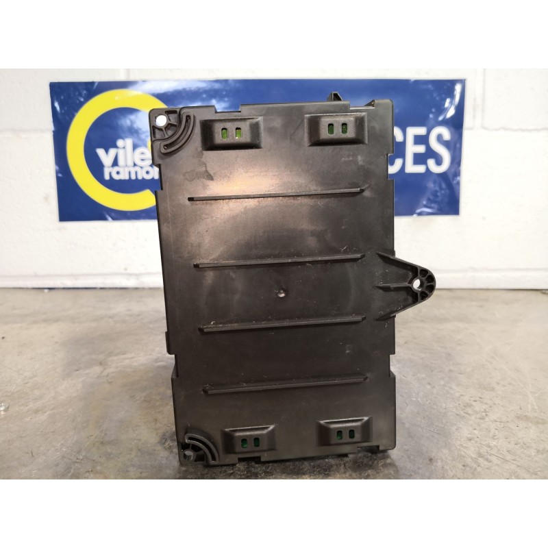 Recambio de caja reles fusibles para peugeot 407 st confort | 05.04 - 12.05 st confort | 05.04 - 12.05 referencia OEM IAM BSCA01