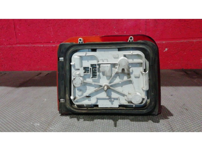 Recambio de piloto trasero derecho para peugeot 205 205 gl 1.1 referencia OEM IAM   