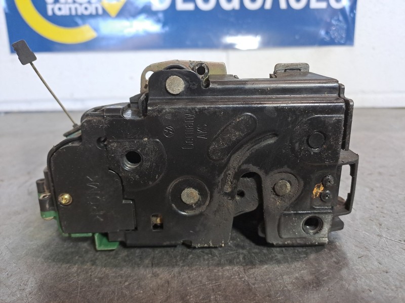 Recambio de cerradura puerta delantera derecha para volkswagen golf 1.9 tdi conceptline referencia OEM IAM 3B1837016AD  