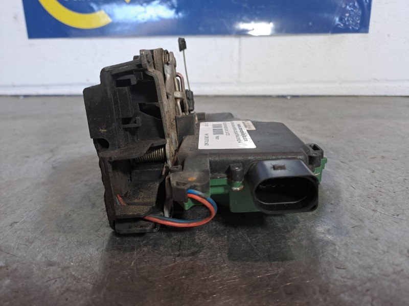Recambio de cerradura puerta delantera derecha para volkswagen golf 1.9 tdi conceptline referencia OEM IAM 3B1837016AD  