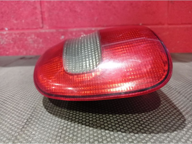 Recambio de piloto trasero izquierdo para volvo v40 familiar 1.9 diesel | 0.95 - 0.05 1.9 diesel | 0.95 - 0.05 referencia OEM IA