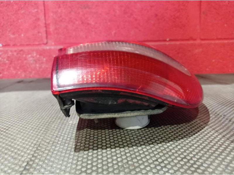 Recambio de piloto trasero izquierdo para volvo v40 familiar 1.9 diesel | 0.95 - 0.05 1.9 diesel | 0.95 - 0.05 referencia OEM IA