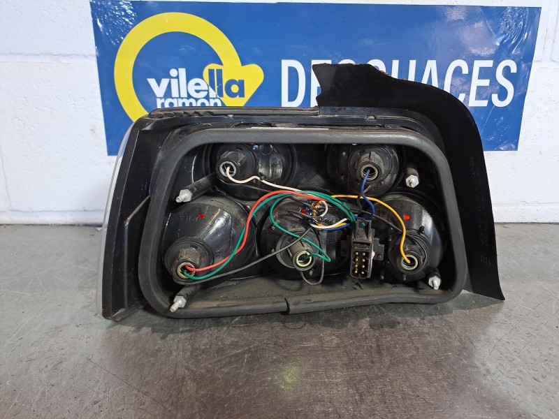 Recambio de piloto trasero derecho para bmw serie 3 berlina (e36) 1.6 316i referencia OEM IAM    Recambio de piloto trasero derecho para bmw serie 3 berlina (e36) 1.6 316i referencia OEM IAM