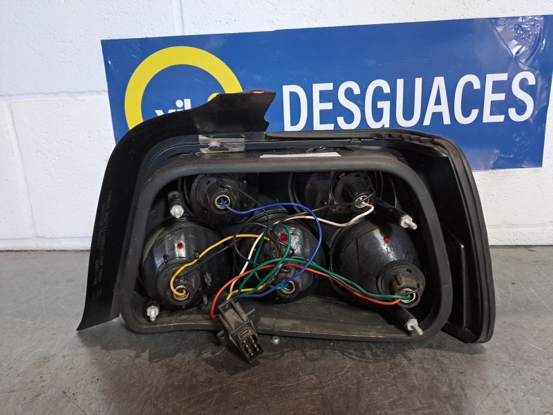 Recambio de piloto trasero izquierdo para bmw serie 3 berlina (e36) 1.6 316i referencia OEM IAM    Recambio de piloto trasero izquierdo para bmw serie 3 berlina (e36) 1.6 316i referencia OEM IAM