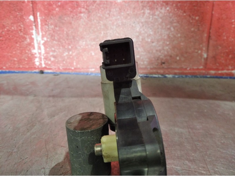 Recambio de motor elevalunas trasero derecho para mazda 6 berlina (gg) 2.0 diesel cat | 0.02 - ... 2.0 diesel cat | 0.02 - ... r