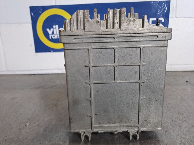 Recambio de centralita motor uce para audi a4 berlina (b5) referencia OEM IAM 0281011438  