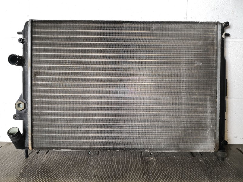 Recambio de radiador agua para reanult megane referencia OEM IAM 7700425842 RM1122  Recambio de radiador agua para reanult megane referencia OEM IAM 7700425842 RM1122