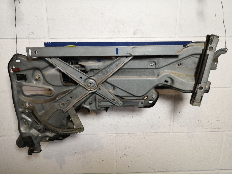 Recambio de elevalunas trasero izquierdo para renault laguna (b56) 1.9 dci diesel cat referencia OEM IAM    Recambio de elevalunas trasero izquierdo para renault laguna (b56) 1.9 dci diesel cat referencia OEM IAM