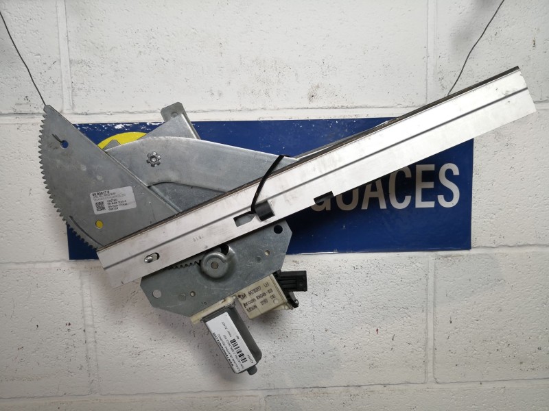 Recambio de elevalunas delantero izquierdo para opel vectra c berlina 1.9 cdti referencia OEM IAM   