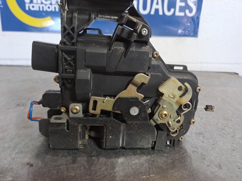 Recambio de cerradura puerta delantera derecha para volkswagen golf 1.9 tdi conceptline referencia OEM IAM   