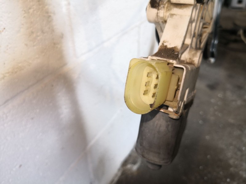 Recambio de elevalunas delantero derecho para bmw serie 1 berlina (e81/e87) 118d referencia OEM IAM    Recambio de elevalunas delantero derecho para bmw serie 1 berlina (e81/e87) 118d referencia OEM IAM