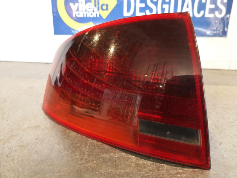 Recambio de piloto trasero izquierdo para audi a4 berlina (8e) 2.0 tdi referencia OEM IAM 8E5945095   Recambio de piloto trasero izquierdo para audi a4 berlina (8e) 2.0 tdi referencia OEM IAM 8E5945095