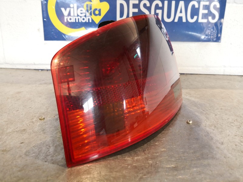 Recambio de piloto trasero izquierdo para audi a4 berlina (8e) 2.0 tdi referencia OEM IAM 8E5945095   Recambio de piloto trasero izquierdo para audi a4 berlina (8e) 2.0 tdi referencia OEM IAM 8E5945095