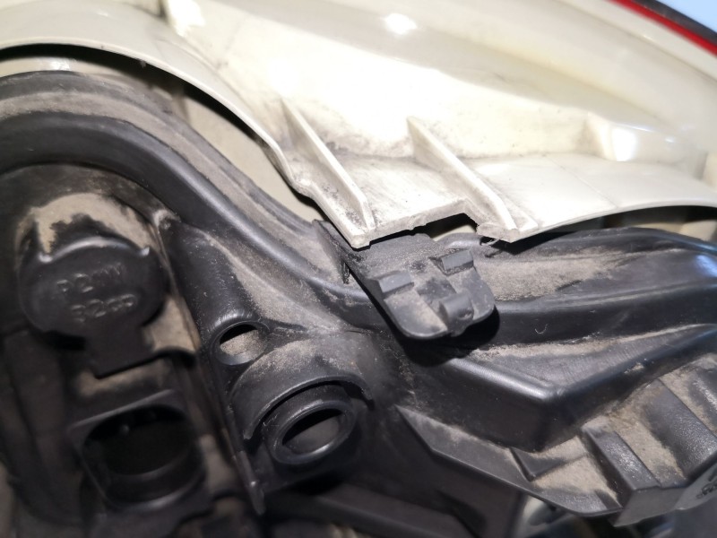 Recambio de piloto trasero izquierdo para audi a4 berlina (8e) 2.0 tdi referencia OEM IAM 8E5945095   Recambio de piloto trasero izquierdo para audi a4 berlina (8e) 2.0 tdi referencia OEM IAM 8E5945095