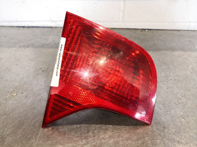 Recambio de piloto porton izquierdo para audi a4 berlina (8e) 2.0 tdi referencia OEM IAM    Recambio de piloto porton izquierdo para audi a4 berlina (8e) 2.0 tdi referencia OEM IAM