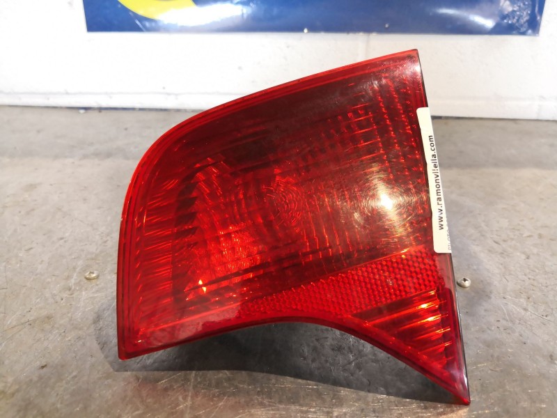 Recambio de piloto porton derecho para audi a4 berlina (8e) 2.0 tdi referencia OEM IAM    Recambio de piloto porton derecho para audi a4 berlina (8e) 2.0 tdi referencia OEM IAM