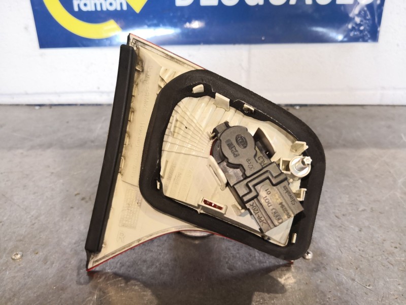 Recambio de piloto porton derecho para audi a4 berlina (8e) 2.0 tdi referencia OEM IAM    Recambio de piloto porton derecho para audi a4 berlina (8e) 2.0 tdi referencia OEM IAM