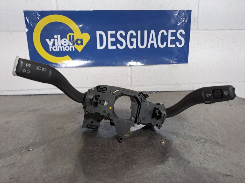 Recambio de mando intermitentes para audi a4 berlina (8e) 1.8 20v turbo referencia OEM IAM    Recambio de mando intermitentes para audi a4 berlina (8e) 1.8 20v turbo referencia OEM IAM