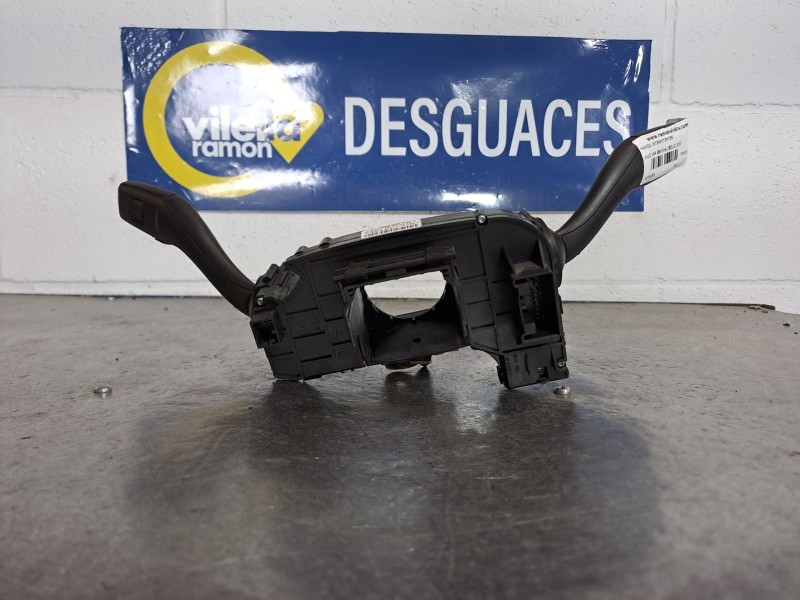 Recambio de mando intermitentes para audi a4 berlina (8e) 1.8 20v turbo referencia OEM IAM    Recambio de mando intermitentes para audi a4 berlina (8e) 1.8 20v turbo referencia OEM IAM