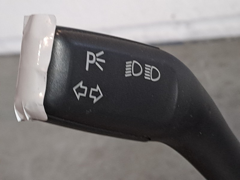 Recambio de mando intermitentes para audi a4 berlina (8e) 1.8 20v turbo referencia OEM IAM    Recambio de mando intermitentes para audi a4 berlina (8e) 1.8 20v turbo referencia OEM IAM