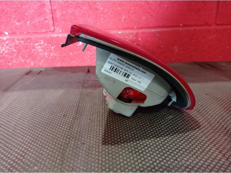 Recambio de piloto trasero derecho para seat cordoba berlina (6k2) 1.6 | 0.93 - ... 1.6 | 0.93 - ... referencia OEM IAM   