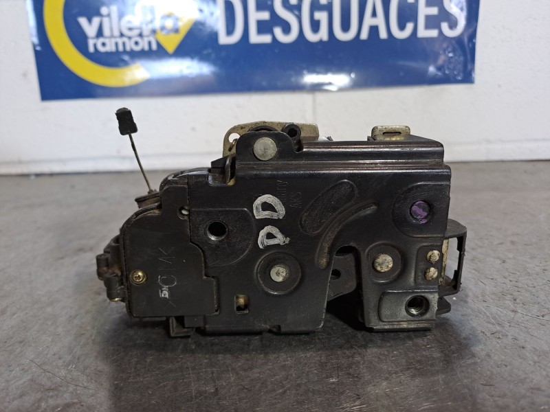 Recambio de cerradura puerta delantera derecha para volkswagen new beetle 2.0 referencia OEM IAM   