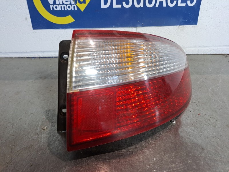 Recambio de piloto trasero derecho para daewoo lanos referencia OEM IAM    Recambio de piloto trasero derecho para daewoo lanos referencia OEM IAM