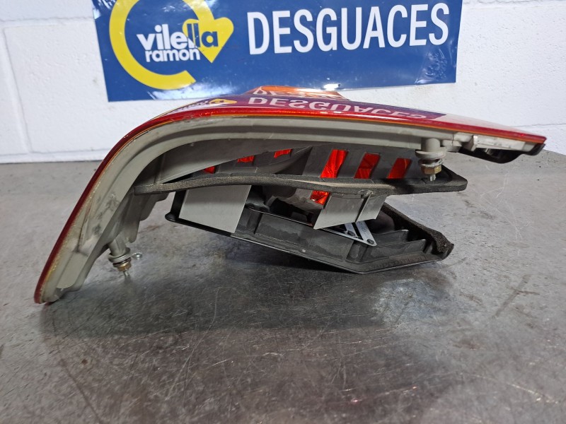 Recambio de piloto trasero izquierdo para bmw serie 3 berlina (e46) referencia OEM IAM    Recambio de piloto trasero izquierdo para bmw serie 3 berlina (e46) referencia OEM IAM