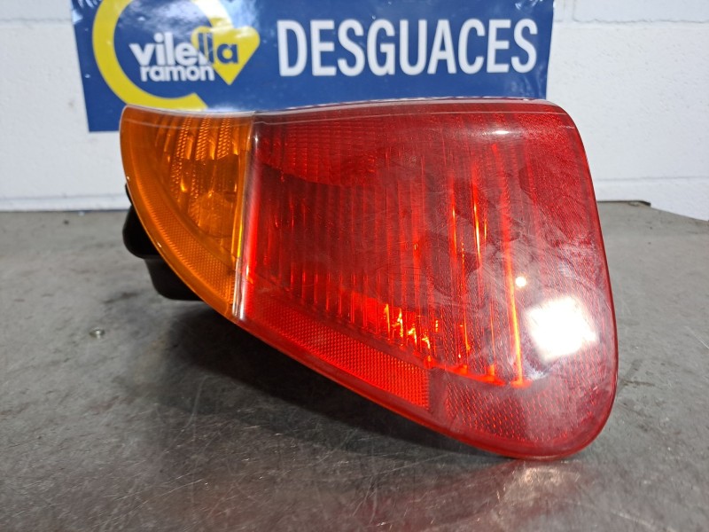 Recambio de piloto trasero izquierdo para bmw serie 3 berlina (e46) referencia OEM IAM    Recambio de piloto trasero izquierdo para bmw serie 3 berlina (e46) referencia OEM IAM