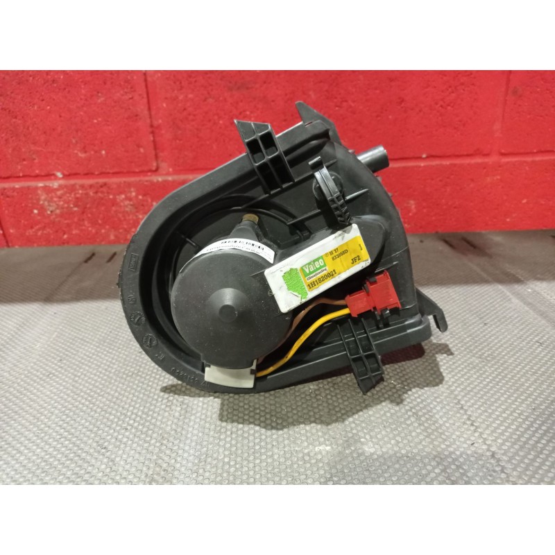 Recambio de motor calefaccion para seat cordoba berlina (6k2) 1.6 | 0.93 - ... 1.6 | 0.93 - ... referencia OEM IAM 1H1820021  