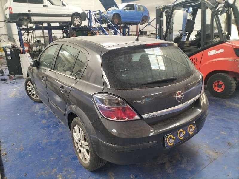 opel astra h berlina 1.9 cdti | 0.04 - 0.07 del año 2009