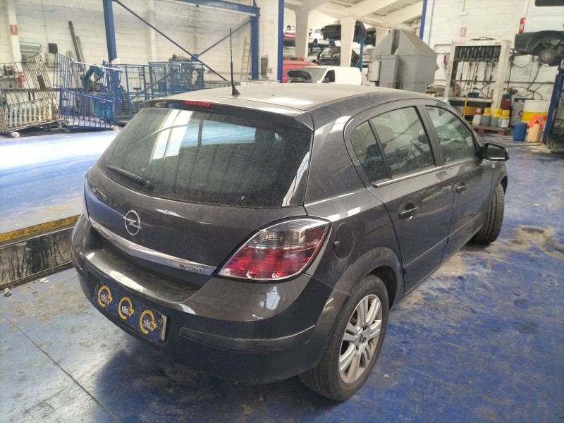 opel astra h berlina 1.9 cdti | 0.04 - 0.07 del año 2009