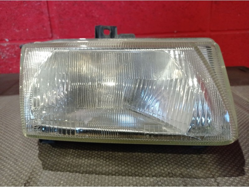 Recambio de faro derecho para seat cordoba berlina (6k2) 1.6 | 0.93 - ... 1.6 | 0.93 - ... referencia OEM IAM   